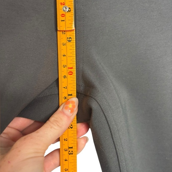 SPANX Solid Classic Grey Skinny Pants in 20202R Small - Picture 13 of 15
